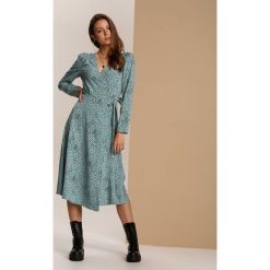 Zielona Sukienka Yrelieth. Zielone sukienki damskie Renee, s, bez wzorów, bez kołnierzyka, bez rękawów, midi. Za 139,99 zł.