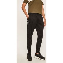 Ellesse - Spodnie. Czarne spodnie męskie Ellesse, na co dzień, s, bez wzorów, z bawełny. W wyprzedaży za 179,90 zł.