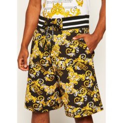 Szorty sportowe Versace Jeans Couture A4GZA1FA. Czarne spodenki sportowe męskie Versace Jeans Couture, m, bez wzorów, z jeansu, sportowe. Za 979,00 zł.