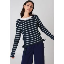 Rut&Circle Sweter ze sznurowaniem Idun - Blue,Multicolor. Niebieskie swetry damskie marki Rut&Circle, bez wzorów, z dzianiny, bez rękawów, bez kaptura. W wyprzedaży za 60,97 zł.