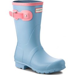 Kalosze HUNTER - Org Short Colourblock WFS2026RMA Pale Blue. Niebieskie kalosze damskie Hunter, z aplikacjami, z tworzywa sztucznego. W wyprzedaży za 399,00 zł.