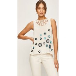 Desigual - Bluzka. Czarne bluzki damskie Desigual, s, z haftami, z bawełny, z okrągłym kołnierzem, bez rękawów. W wyprzedaży za 149,90 zł.