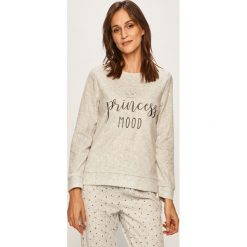 Esotiq - Bluza piżamowa Nearest. Szare piżamy damskie Esotiq, s, bez wzorów, z poliesteru, bez rękawów. W wyprzedaży za 59,90 zł.