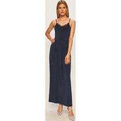 Vero Moda - Sukienka. Niebieskie sukienki damskie Vero Moda, na co dzień, s, bez wzorów, z elastanu, casualowe, bez kołnierzyka, bez rękawów, maxi, rozkloszowane. W wyprzedaży za 69,90 zł.