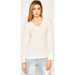 Bluzka Marc O'Polo 001 1199 42327. Białe bluzki damskie Marc O'Polo, bez wzorów, z elastanu, polo, bez rękawów. W wyprzedaży za 239,00 zł.