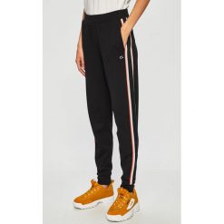 Calvin Klein Performance - Spodnie. Czarne spodnie damskie Calvin Klein Performance, s, bez wzorów, z elastanu. W wyprzedaży za 219,90 zł.