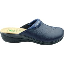 Saboty damskie FLY SOFT, Kolor granatowy. Niebieskie klapki damskie Fly Soft, bez wzorów, bez obcasa. Za 59,99 zł.