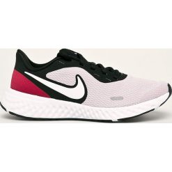 Nike - Buty Revolution 5. Czarne buty sportowe damskie Nike, z gumy. W wyprzedaży za 199,90 zł.