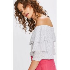 Answear - Top Stripes Vibes. Białe bluzki damskie ANSWEAR, s, bez wzorów, z wiskozy, bez kołnierzyka. W wyprzedaży za 24,90 zł.