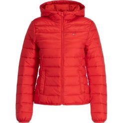Kurtka puchowa Tommy Jeans Quilted Zip DW0DW06748. Niebieskie kurtki damskie Tommy Jeans, xs, bez wzorów, z poliesteru, bez kaptura. W wyprzedaży za 469,00 zł.