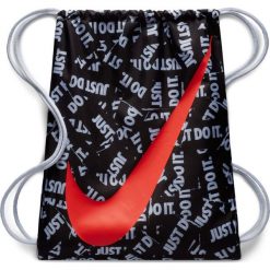Worek Na Buty Nike JDI Just Do It Graphic Gym Sack Bag Karmazynowo-Biało-Czarny. Czerwone buty sportowe damskie Nike, bez wzorów. Za 39,99 zł.