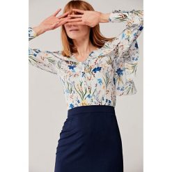 Bluzka Fosco Meadow 46 biały. Białe bluzki damskie s, w kwiaty, z wiskozy, eleganckie. Za 447,00 zł.
