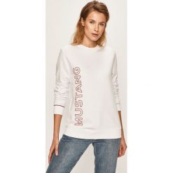 Mustang - Bluza. Białe bluzy damskie Mustang, s, z nadrukiem, z bawełny. W wyprzedaży za 159,90 zł.
