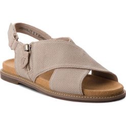 Sandały CLARKS - Carsio Calm 261339264 Sand Leather. Szare klapki damskie marki Clarks, bez wzorów, ze skóry, bez obcasa, na obcasie. W wyprzedaży za 259,00 zł.