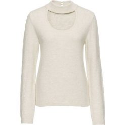 Sweter ze stójką bonprix beżowy. Brązowe swetry damskie marki bonprix, bez wzorów, bez rękawów, długie, bez kaptura. Za 59,99 zł.