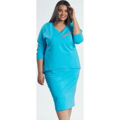 Spódnica z bluzką w turkusowym komplecie Blanca OVERSIZE PLUS SIZE WIOSNA. Niebieskie bluzki damskie Moda Size Plus Iwanek, s, bez wzorów, z elastanu, eleganckie, z dekoltem w serek, plus size, bez rękawów. Za 159,00 zł.