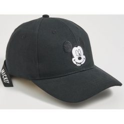 Czapka z daszkiem Mickey Mouse - Szary. Szare czapki damskie Sinsay, z motywem z bajki. Za 24,99 zł.