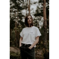 T-shirt take a breath. Białe t-shirty damskie Pakamera, z haftami, z bawełny, klasyczne, z klasycznym kołnierzykiem. Za 149,00 zł.