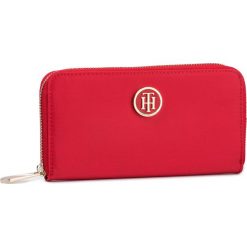 Duży Portfel Damski TOMMY HILFIGER - Poppy Lrg Za Solid AW0AW07115 XAF. Czerwone portfele damskie TOMMY HILFIGER, bez wzorów, z materiału. Za 229,00 zł.