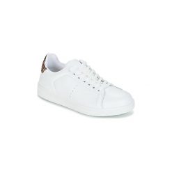 Buty Yurban EXIVILE. Białe trampki i tenisówki damskie marki Yurban, bez wzorów, bez zapięcia. Za 191,20 zł.