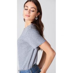 NA-KD Basic T-shirt oversize - Grey. Różowe t-shirty damskie marki NA-KD Basic, z bawełny. Za 52,95 zł.
