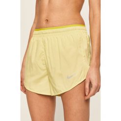Nike - Szorty. Czarne spodenki sportowe damskie Nike, s, bez wzorów, z poliesteru, sportowe. Za 149,90 zł.
