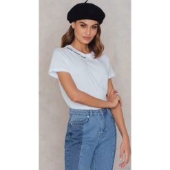T-shirty damskie: Statement By NA-KD Influencers T-shirt Xeniaoverdose – White