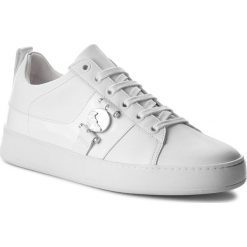 Sneakersy VERSACE COLLECTION - V900712 VM00397 V994N Bianco/Bianco/Bianco/F. Białe sneakersy męskie marki Versace Collection, bez zapięcia. W wyprzedaży za 819,00 zł.