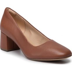 Półbuty CLARKS - Sheer Rose 261449764 Tan Leather. Pomarańczowe czółenka damskie Clarks, bez wzorów, ze skóry, bez obcasa, na obcasie. W wyprzedaży za 229,00 zł.