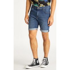 Szorty jeansowe Lee Rider L73FMGFL. Niebieskie spodenki i szorty męskie Lee, m, bez wzorów, z elastanu. Za 229,00 zł.