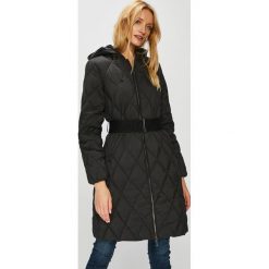 Armani Exchange - Kurtka puchowa. Czarne kurtki damskie Armani Exchange, m, w paski, z elastanu, długie, z kapturem. W wyprzedaży za 999,90 zł.