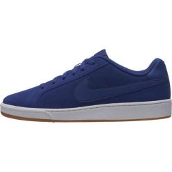 Niebieskie Buty Nike Court Royale Suede M 819802-405. Niebieskie buty sportowe męskie Nike, ze skóry, bez zapięcia, nike court. W wyprzedaży za 299,00 zł.