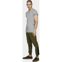 T-shirt męski TSM606 - chłodny jasny szary melanż - Outhorn. Szare koszulki męskie Outhorn, m, bez wzorów, bez kołnierzyka. W wyprzedaży za 29,99 zł.