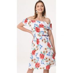 Biała Sukienka Very Roomy. Białe sukienki damskie Born2be, na co dzień, xl, bez wzorów, eleganckie, z falbankami, bez rękawów, midi, proste. Za 69,99 zł.