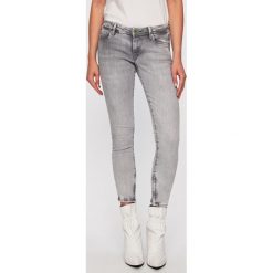Pepe Jeans - Jeansy Cher. Jeansy damskie Pepe Jeans. Za 379,90 zł.