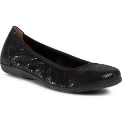 Baleriny CAPRICE - 9-22150-25 Black Reptile 010. Czarne baleriny damskie Caprice, na co dzień, bez wzorów, z zamszu, bez obcasa, bez zapięcia. Za 199,00 zł.