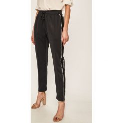 Scotch & Soda - Spodnie. Niebieskie spodnie damskie Scotch & Soda, s, z tkaniny. W wyprzedaży za 379,90 zł.