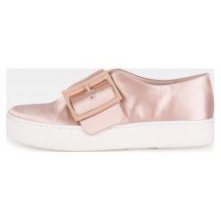 What For tenisówki slip-on damskie Rafa 40 różowe. Różowe trampki i tenisówki damskie What For, bez wzorów, na klamry. W wyprzedaży za 229,00 zł.