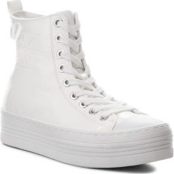 Trampki CALVIN KLEIN JEANS - Zazah RE9793 White. Białe półbuty damskie marki Calvin Klein Jeans, bez wzorów, z jeansu, bez zapięcia. W wyprzedaży za 339,00 zł.