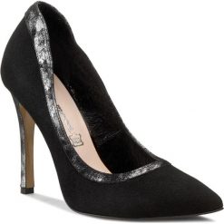 Szpilki LAURA MESSI - 1286 O Czarny 018-997. Czarne szpilki Laura Messi, bez wzorów, ze skóry, bez obcasa, na obcasie, bez zapięcia. W wyprzedaży za 229,00 zł.