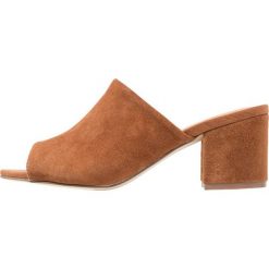Klapki damskie: Bianco Klapki light brown