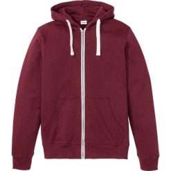 Bluza rozpinana z kapturem z bawełny organicznej, przyjazna dla środowiska bonprix czerwony klonowy. Czerwone bluzy męskie bonprix, s, bez wzorów, z bawełny, z kapturem, bez rękawów, z kapturem. Za 84,99 zł.