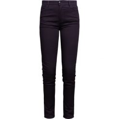 Emporio Armani Jeansy Slim Fit dark blue. Niebieskie rurki damskie Emporio Armani, z elastanu. W wyprzedaży za 377,40 zł.