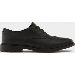 Buty męskie: Eleganckie czarne buty ze zdobieniem brogue