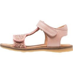 Bisgaard Sandały roseglitter. Czerwone sandały chłopięce marki Bisgaard, z materiału. Za 379,00 zł.