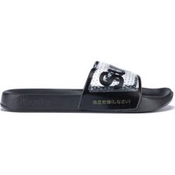 SuperDry Kapcie Czarny. Czarne kapcie damskie Superdry, z materiału. Za 130,95 zł.