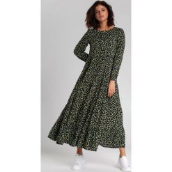 Czarna Sukienka Reilly. Czarne sukienki damskie Renee, s, bez wzorów, bez kołnierzyka, bez rękawów, maxi. Za 129,99 zł.