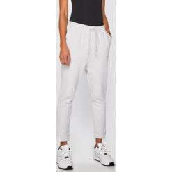 Adidas Originals - Spodnie. Spodnie damskie adidas Originals. W wyprzedaży za 249,90 zł.