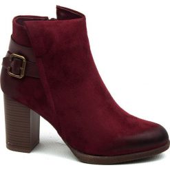 Botki damskie eVento. Czerwone botki damskie eVento, na zimę, z zamszu, eleganckie, bez obcasa, na obcasie, bez zapięcia. Za 159,00 zł.