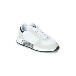 Buty adidas MARATHON TECH. Białe trampki i tenisówki damskie Adidas, bez wzorów, bez zapięcia. Za 579,00 zł.